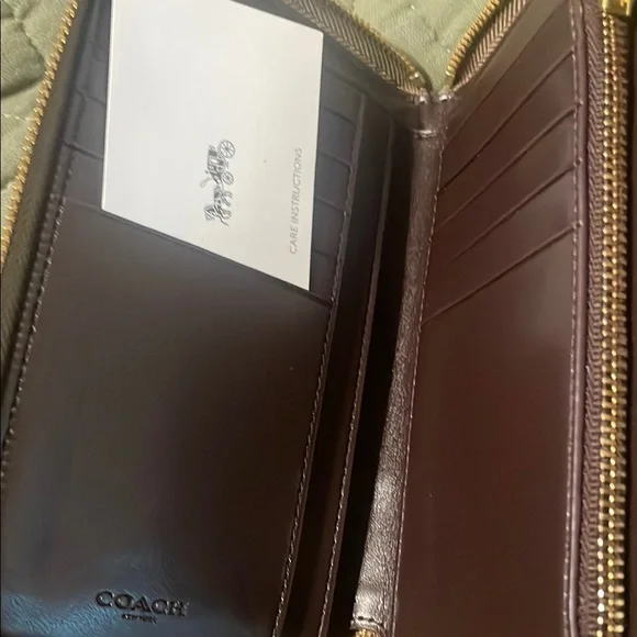 Coach Medium Zip Around Wallet - Picture 5 of 7